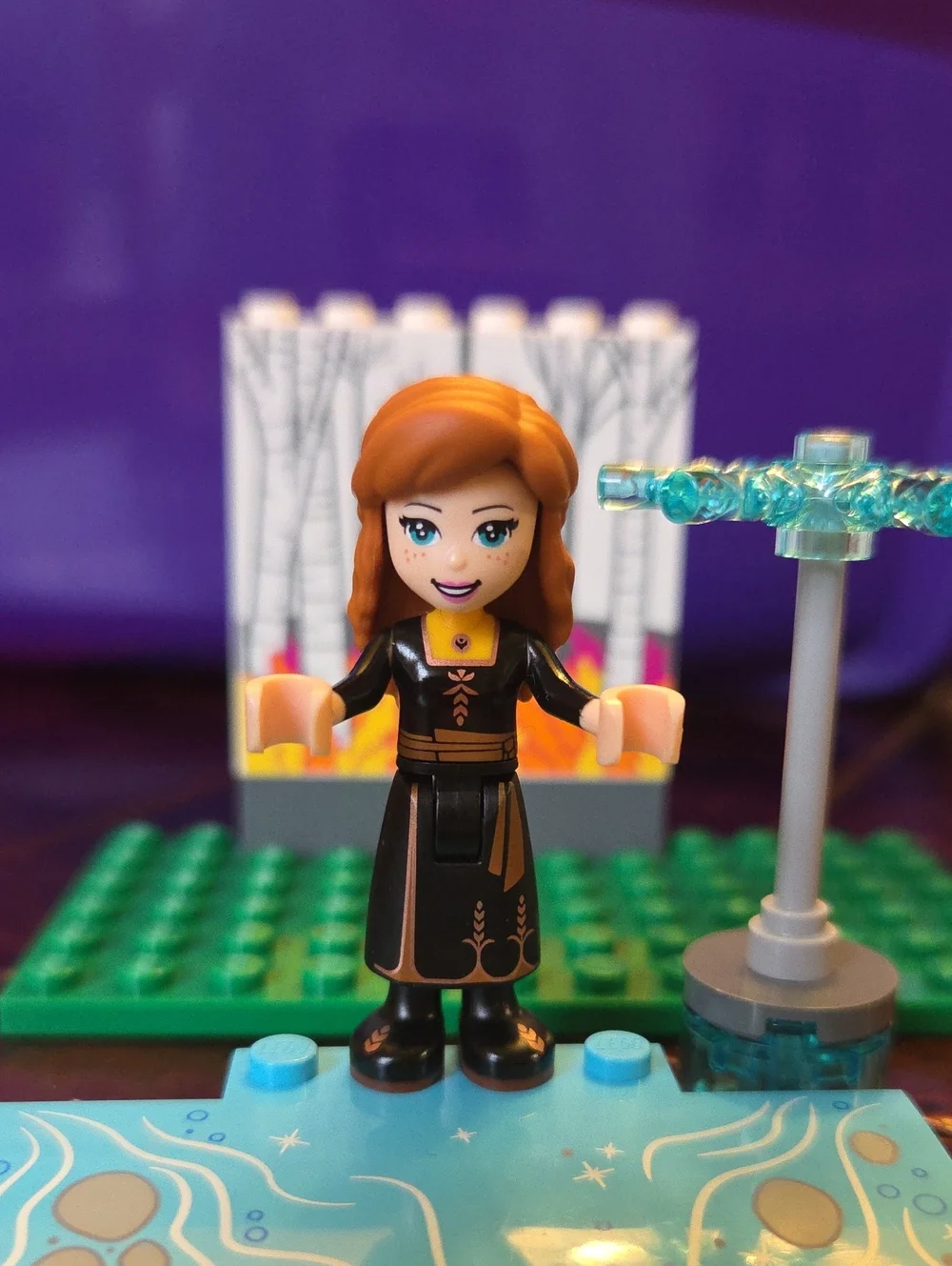 LEGO Disney Frozen Anna minifigure